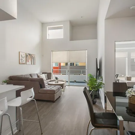 Downtown Santa Monica 2Bedroom With Free Parking